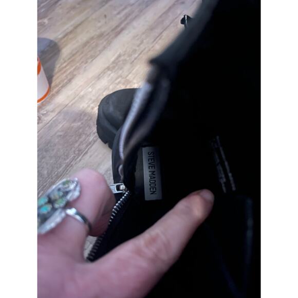 Steve Madden Roland Unisex Black Leather Biker Boots Size 7 Zip Closure Grunge - Picture 6 of 9